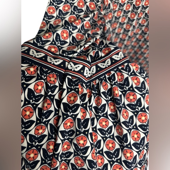 Max Studio Floral‎ Bell Sleeve Blouse - Size Large - Picture 3 of 4